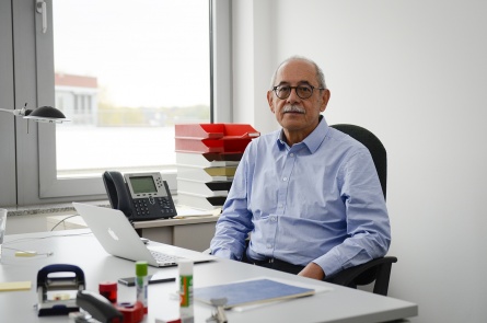 Prof. Armando Barrientos Prof. Armando Barrientos